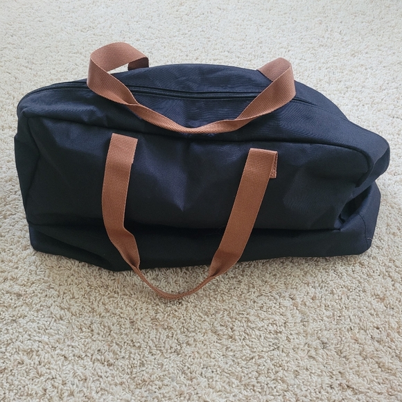 DSW Black Weekender Duffle Bag With Shoe Compartment OS Vacation Travel - Picture 3 of 12